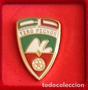 Collezionismo sportivo: Pin de Futbol del Club CD Tiro Pichon Malaga