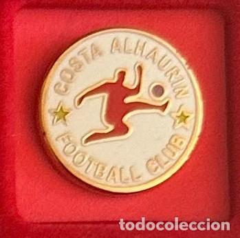 Collezionismo sportivo: Pin de Futbol del Club Costa Alhaurin Football Club - Alhaurin El Grande Malaga