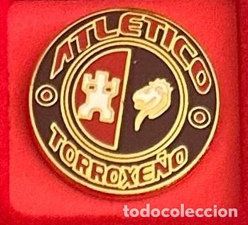 Collezionismo sportivo: Pin de Futbol del Club Atletico Torroxeno - Torox Malaga