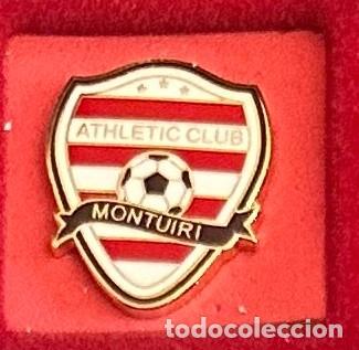 Collectionnisme sportif: Pin de Futbol del Club Athletic Montuiri Palma de Mallorca