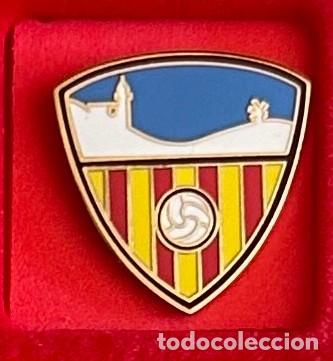 Collezionismo sportivo: Pin de Futbol del Club CF Tauja - Santa Eugenia Palma de Mallorca