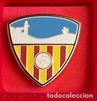 Collezionismo sportivo: Pin de Futbol del Club CF Tauja - Santa Eugenia Palma de Mallorca