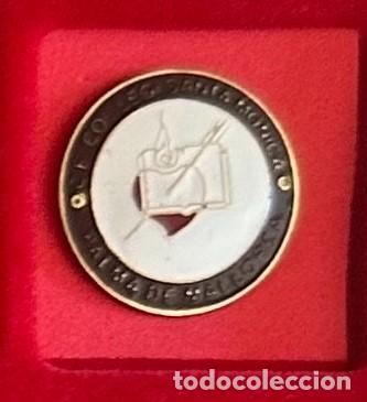 Collezionismo sportivo: Pin de Futbol del Club CE Col-legi Santa Monica Palma de Mallorca