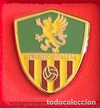 Colecionismo desportivo: Pin de Futbol del Club Athletic Huialfas -Sa Pobla Palma de Mallorca