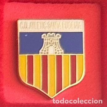 Colecionismo desportivo: Pin de Futbol del Club Athletic Santa Eugenia Palma de Mallorca