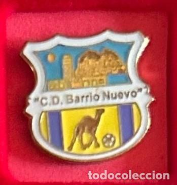 Collectionnisme sportif: Pin de Futbol del Club CD Barrio Nuevo Melilla