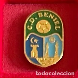 Collezionismo sportivo: Pin de Futbol del Club CD Beniel - Cartagena Murcia