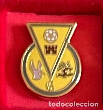 Sammelleidenschaft Sport: Pin de Futbol del Club Almendricos CF - Lorca Murcia