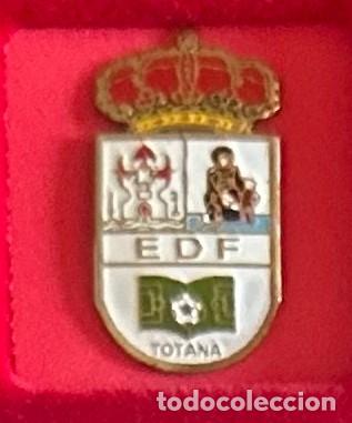 Sammelleidenschaft Sport: Pin de Futbol del Club EF Totana Murcia