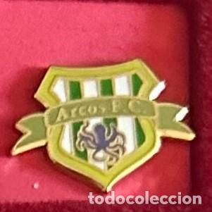 Collectionnisme sportif: Pin de futbol del Club FC Arcos - O Carballino Orense Ourense
