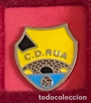 Collectionnisme sportif: Pin de futbol del Club CD Rua - Rua de Petin Orense Ourense