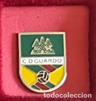 Collezionismo sportivo: Pin de futbol del Club CD Guardo - Guardo Palencia