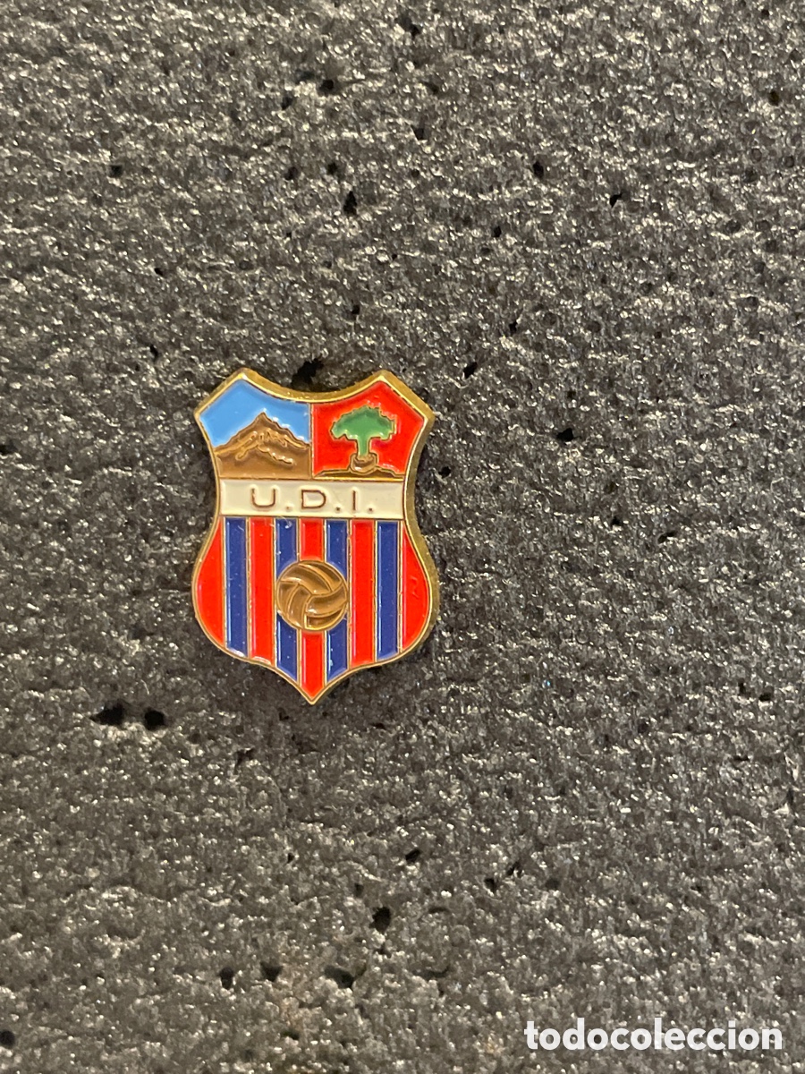 Collezionismo sportivo: Pin 8 U.D. ICODENSE - Icod de los Vinos (Tenerife)