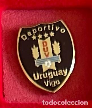 Collezionismo sportivo: Pin de futbol del Club Deportivo Uruguay Pontevedra