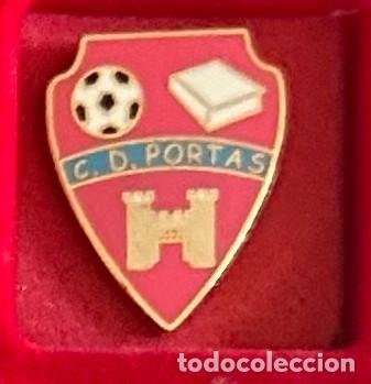 Collezionismo sportivo: Pin de futbol del Club Portas Cultural Deportiva Pontevedra