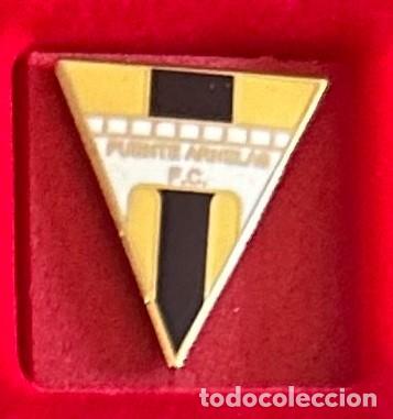 Colecionismo desportivo: Pin de futbol del Club FC Ponte Arnelas - Vilanova Tremodero - Pontevedra