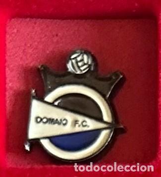 Colecionismo desportivo: Pin de futbol del Club Domaio FC - Pontevedra