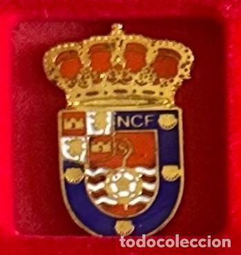 Colecionismo desportivo: Pin de futbol del Club CF Nigran - Pontevedra