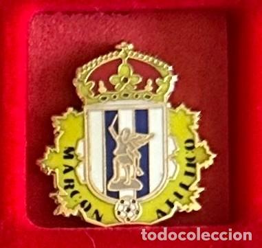 Colecionismo desportivo: Pin de futbol del Club Marcon Atletico - Pontevedra