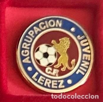 Colecionismo desportivo: Pin de futbol del Club Agrupacion Xuvenil Lerez - Pontevedra