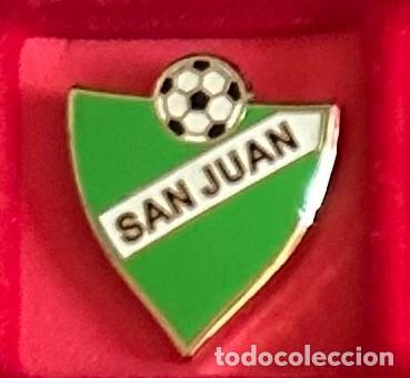 Colecionismo desportivo: Pin de futbol del Club AD San Juan de Rubios - As Neves - Pontevedra