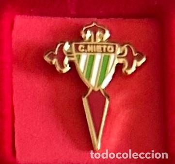 Colecionismo desportivo: Pin de futbol del Club CD Nieto - Vigo - Pontevedra