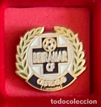 Colecionismo desportivo: Pin de futbol del Club CF Beiramar - Cambados - Pontevedra