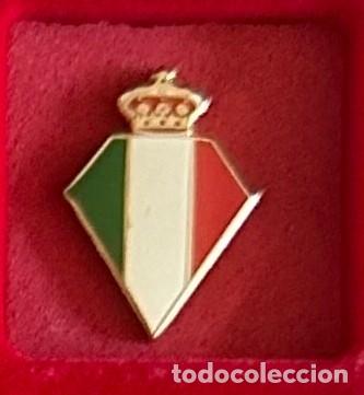 Colecionismo desportivo: Pin de futbol del Club CD Principe de Udine - Tanger - Protectorado Marroqui