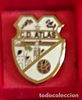 Colecionismo desportivo: Pin de futbol del Club CD Atlas - Tanger - Protectorado Marroqui
