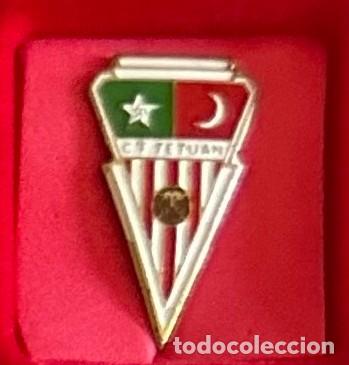 Colecionismo desportivo: Pin de futbol del Club Tetuan CF - Protectorado Marroqui
