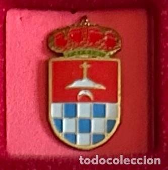 Colecionismo desportivo: Pin de futbol del Club CD Alaraz - Salamanca