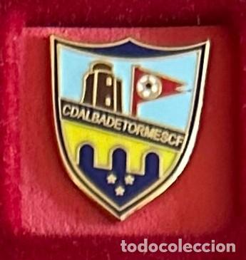 Colecionismo desportivo: Pin de futbol del Club CD Alba de Tormes CF - Salamanca