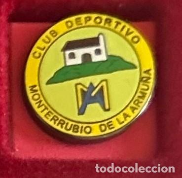 Collezionismo sportivo: Pin de futbol del Club CD Monterrubio de la Armu&ntilde;a - Salamanca