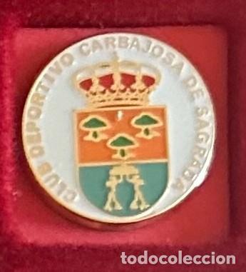 Sammelleidenschaft Sport: Pin de futbol del Club Carbajosa de Sagrada - Salamanca
