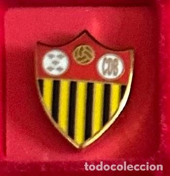 Sammelleidenschaft Sport: Pin de futbol del Club CD Bejarano - Bejar - Salamanca
