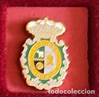 Collectionnisme sportif: Pin de futbol del Club CD Pradena Segovia