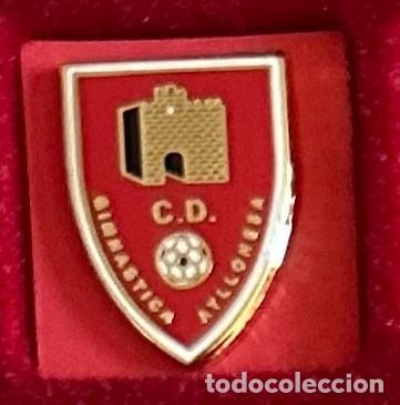 Collectionnisme sportif: Pin de futbol del Club CD Gimnastica Ayllonesa - Ayllon Segovia