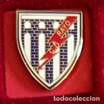 Collectionnisme sportif: Pin de futbol del Club CD Rayo Segovia