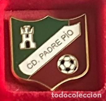 Collectionnisme sportif: Pin de futbol del Club CD Padre Pio Sevilla