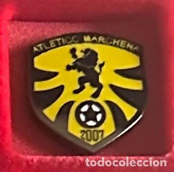 Collectionnisme sportif: Pin de futbol del Club Atletico Marchena Sevilla