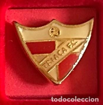 Sammelleidenschaft Sport: Pin de futbol del Club FC Triaca Sevilla