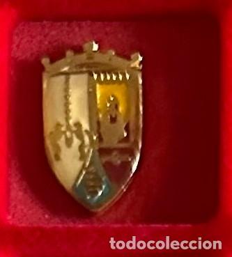 Sammelleidenschaft Sport: Pin de futbol del Club Atletico Portaceli Sevilla