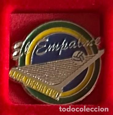 Sammelleidenschaft Sport: Pin de futbol del Club CD El Empalme Sevilla