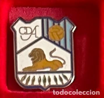 Sammelleidenschaft Sport: Pin de futbol del Club El Arahalense - El Arahal Sevilla