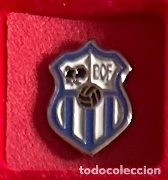 Sammelleidenschaft Sport: Pin de futbol del Club Brenes CF Sevilla