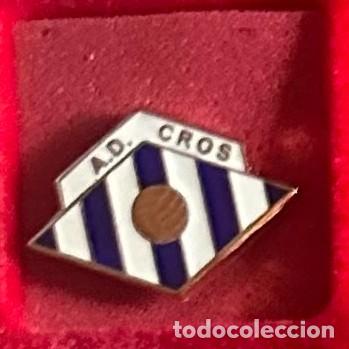 Sammelleidenschaft Sport: Pin de futbol del Club AD Cros - San Juan de Aznalfarache Sevilla