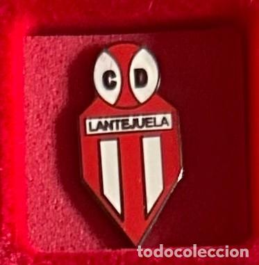 Sammelleidenschaft Sport: Pin de futbol del Club CD Lantejuela Sevilla
