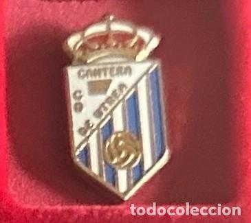 Sammelleidenschaft Sport: Pin de futbol del Club CD Cantera de Utrera Sevilla