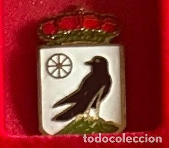Collectionnisme sportif: Pin de futbol del Club CF Cuervo - El Cuervo Sevilla