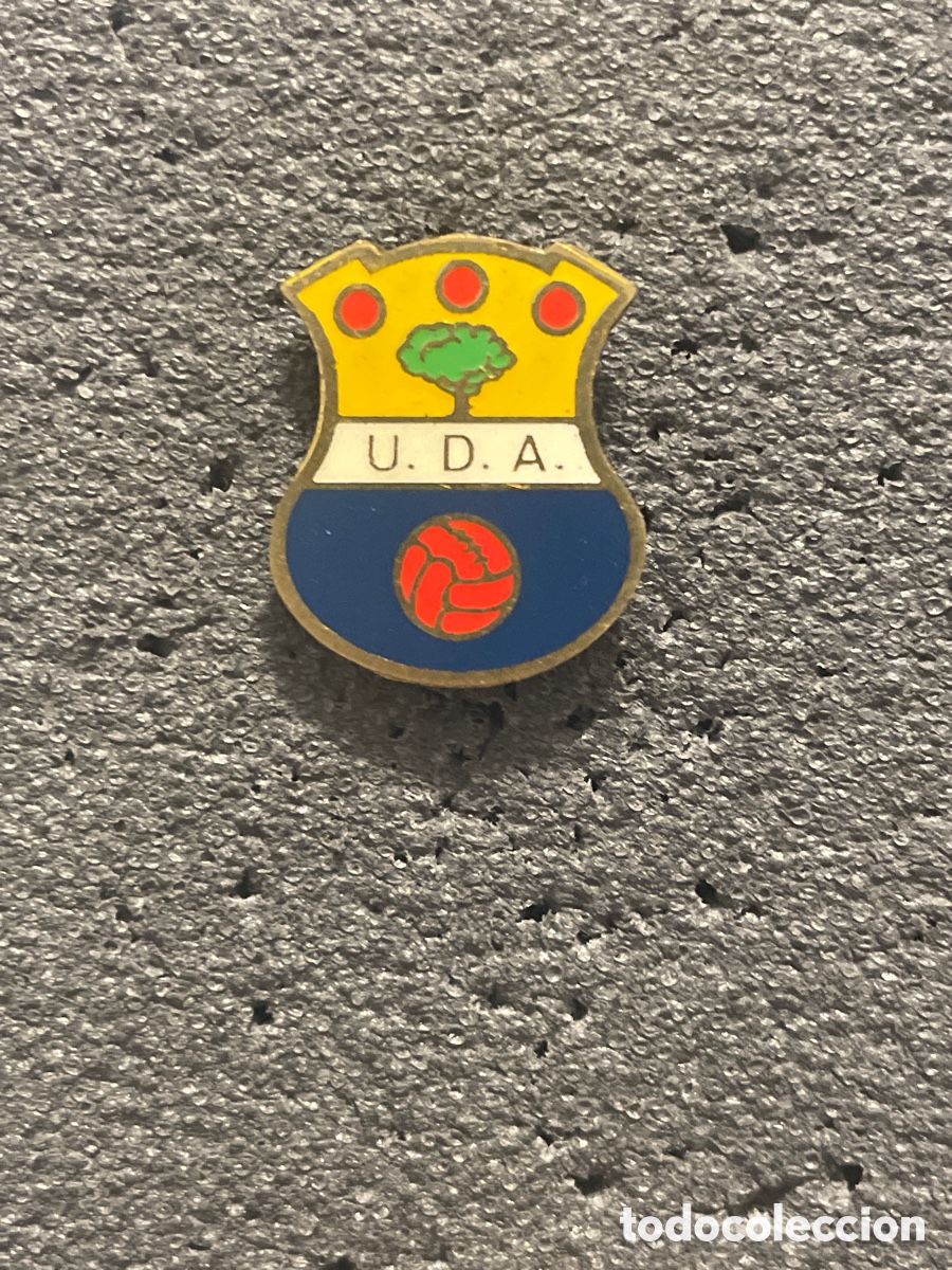 Collectionnisme sportif: Pin 46 U.D. ARIDANE - Los Llanos de Aridane (La Palma)